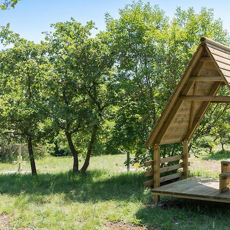 Beautiful Home In Bale With Kitchen Екстериор снимка